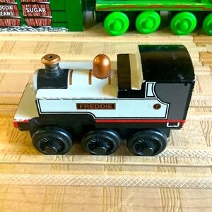 Rare Vintage “Fearless Freddie” Tank Engine Thomas & Friends Wooden Railway line